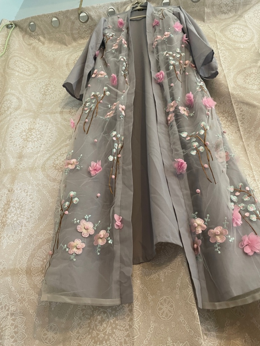 Grey Floral Open Abaya - Picture 8 of 8